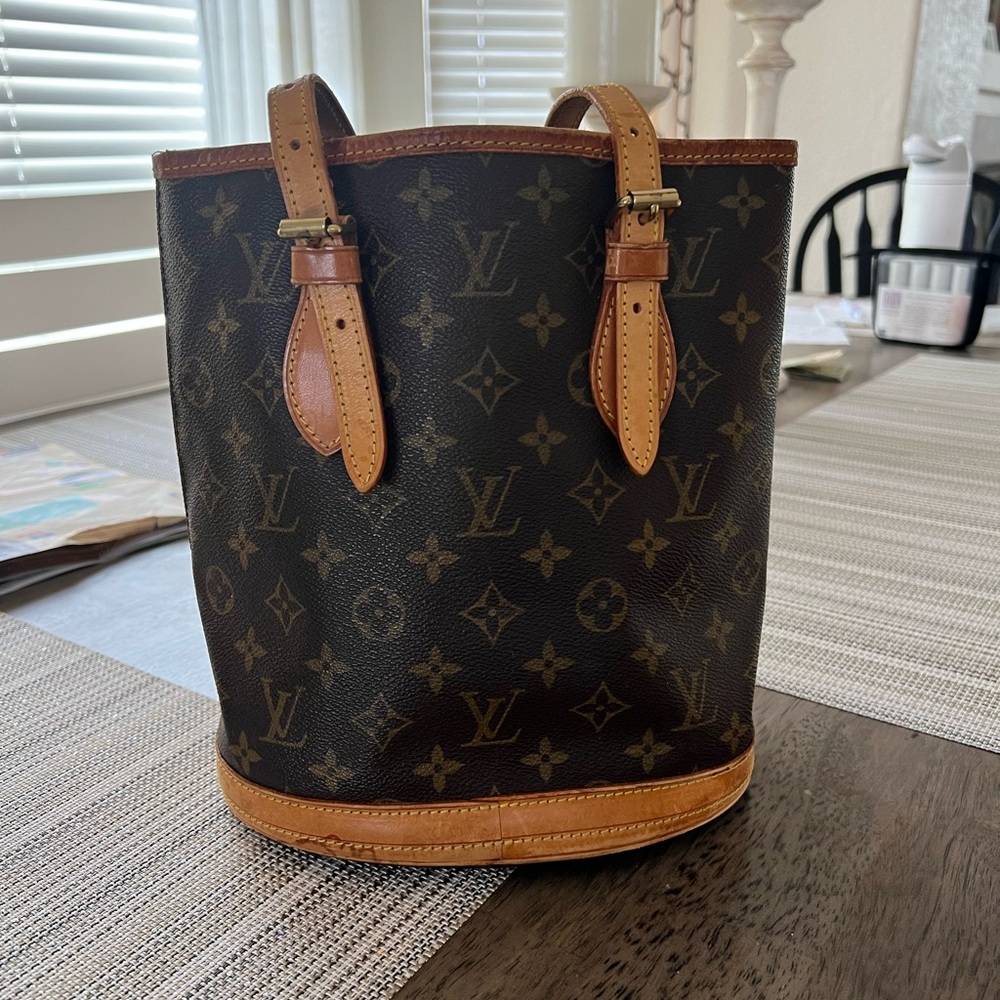 Authentic Louis Vuitton Petit Bucket bag
